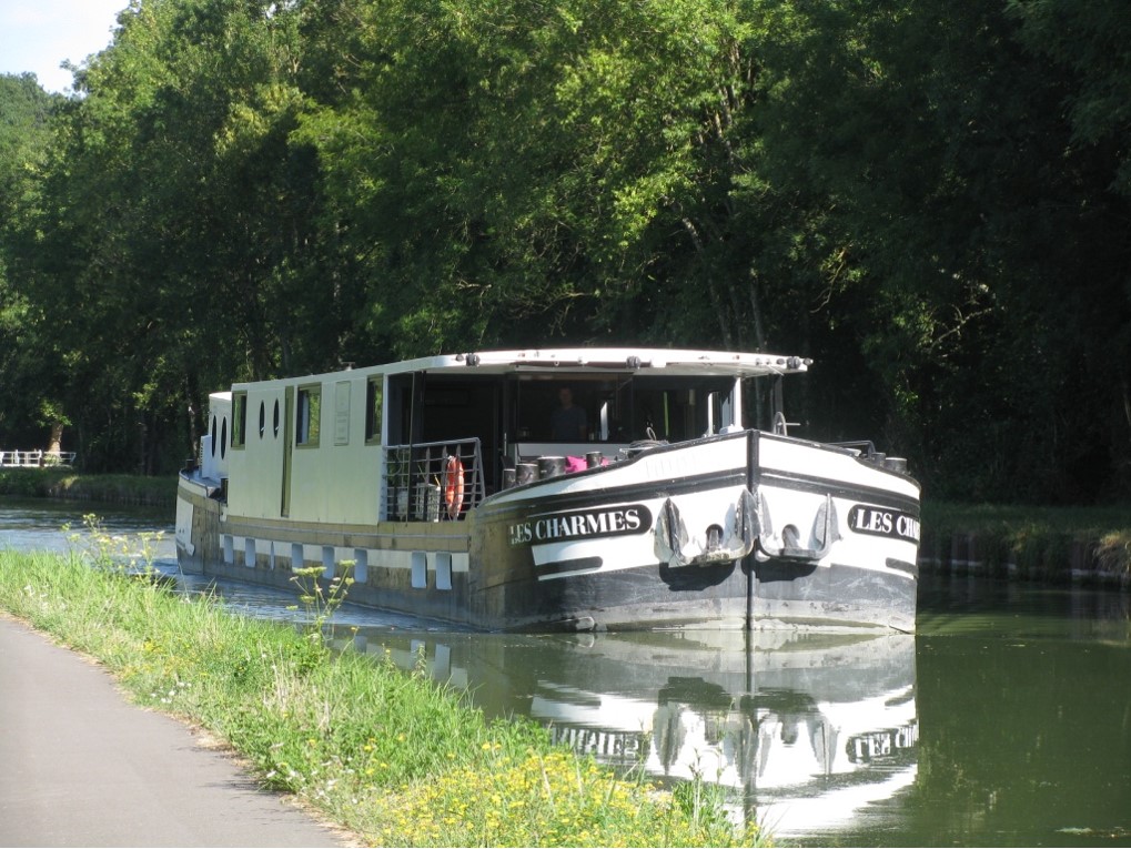 Les Charmes sur l'Eau, croisière en péniche d'hôtes en France